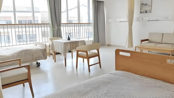 细节藏不住爱！白敬亭晒家意外暴露恋情？